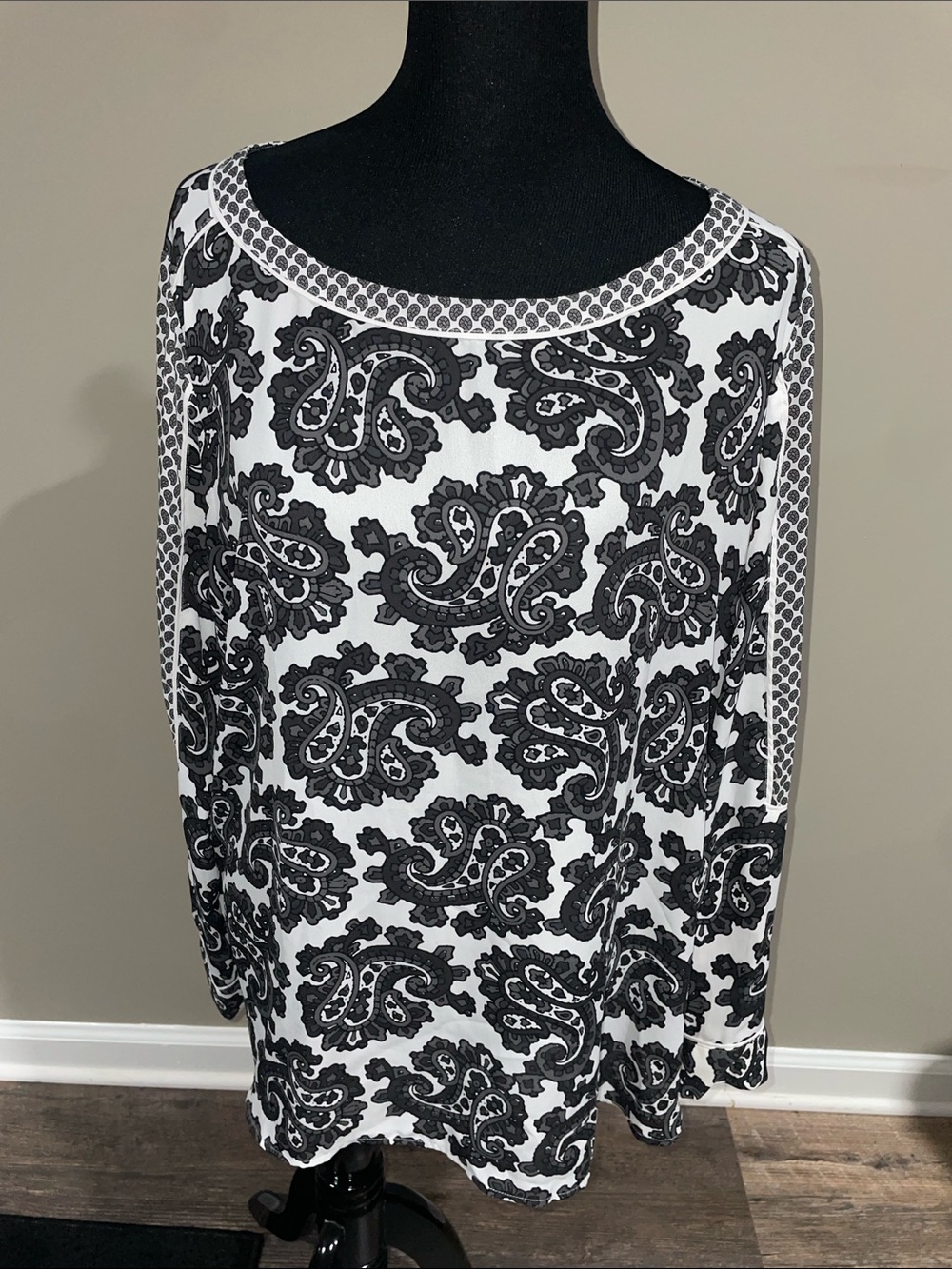 LOFT Black and White Paisley Long Sleeve Top